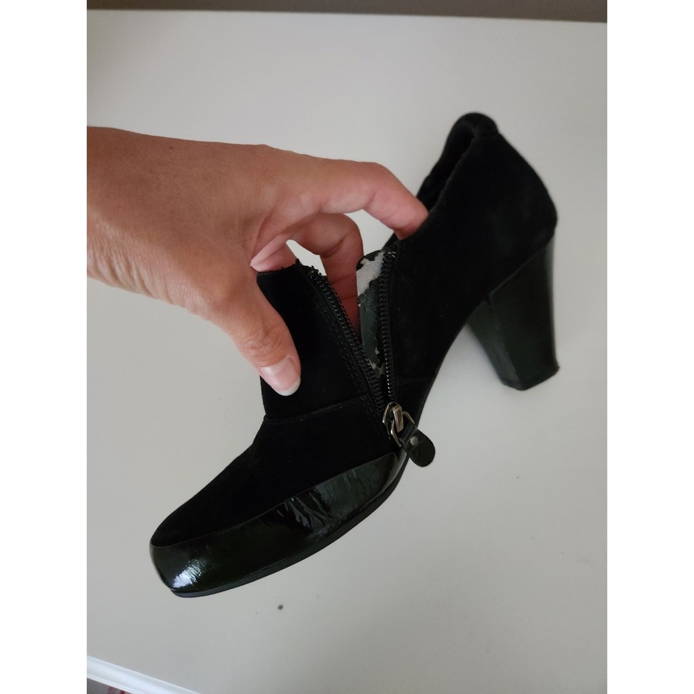 Clarks Womens Artisan Ankle Booties Black Suede Block Heel Almond Toe Zip Sz 7 M - Picture 10 of 10